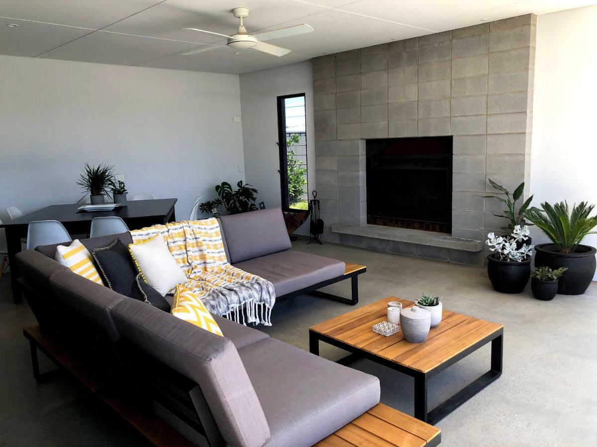 The Sinatra Holiday House - Couples Retreat Mulwala Bagian luar foto