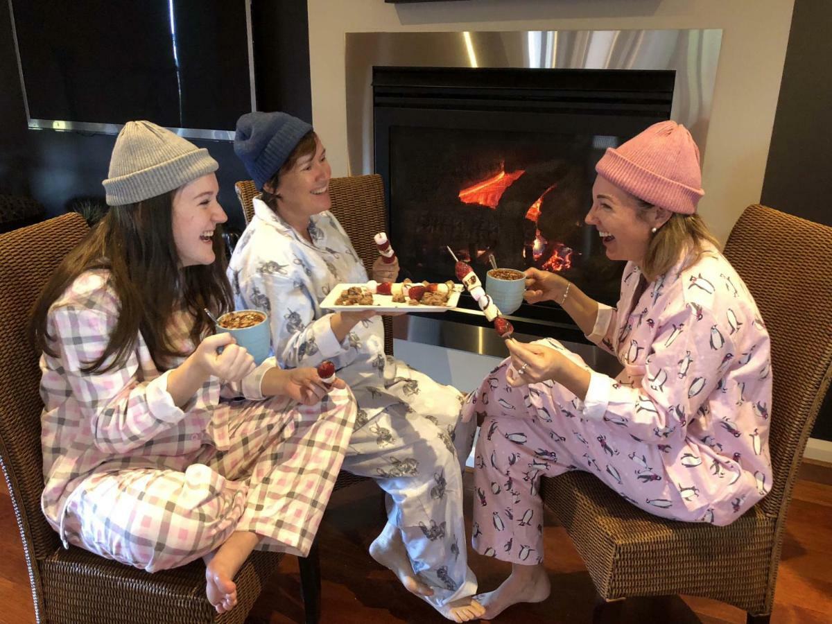 The Sinatra Holiday House - Couples Retreat Mulwala Bagian luar foto