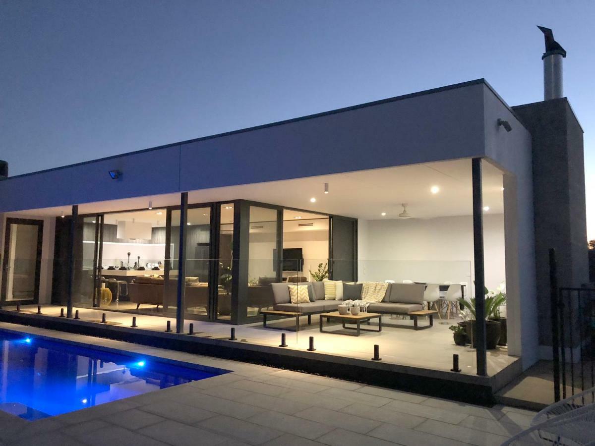 The Sinatra Holiday House - Couples Retreat Mulwala Bagian luar foto